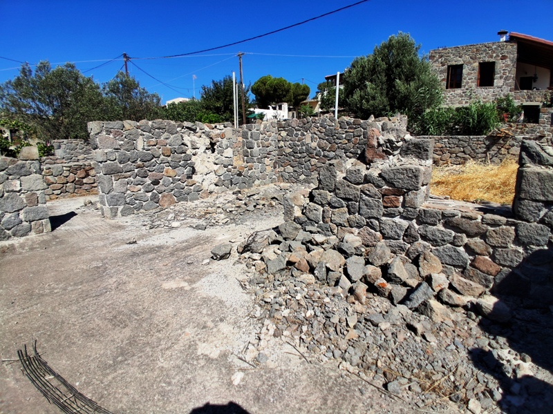 Κωδικός 87688 Ανιτσαίου Οικόπεδο 500 τ.μ. κτίζει 200 τ.μ. υπάρχει οικοδομή 60 τ.μ. πετρόκτιστη. Θέα θάλασσα.Τιμή 80,000 ευρώ ανι1