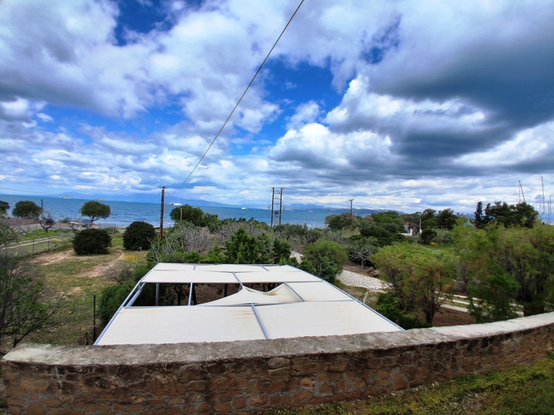 Κωδικός 87724 Κυψέλη Καβουρόπετρα μονοκατοικία 80 τ,μ, παραθαλλάσια σε 1650 τ.μ. οικόπεδο με 2 υπνοδωμάτια,κουζίνα,μπάνιο καθιστικό , καλοριφέρ 2 air condition . Τιμή 500 ευρώ το μήνα για όλο το χρόνο. καβ1